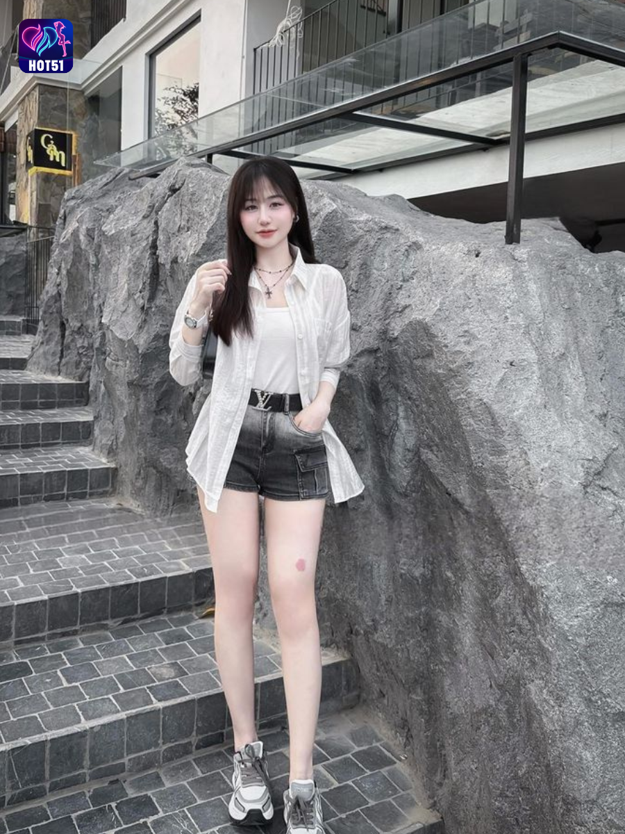 Read more about the article Hot51 Beautiful Stunning Top Girl Live Stream Site in ID
