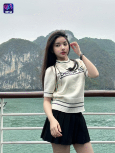 Read more about the article Hot51 Stunning Top Beautiful Live Stream App in Indonesia